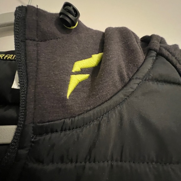 Flag nor Fail - Women’s black puffer vest with hood - medium - Picture 4 of 7